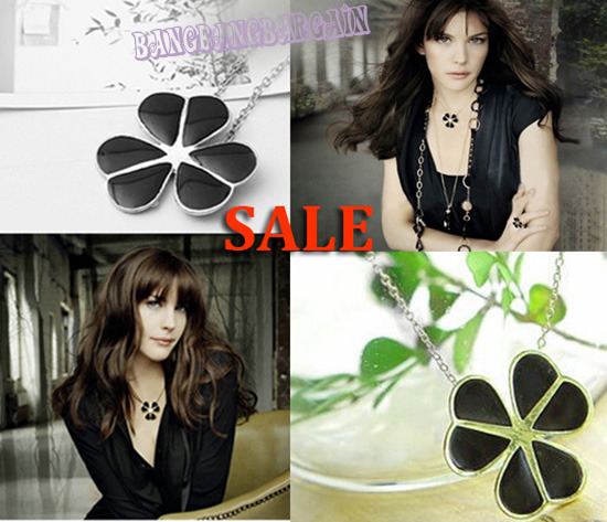 Stunning Charming Lucky Clover Necklace Pendant & Chain